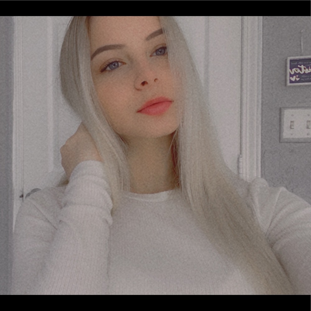 Meet your Posher, Emilia